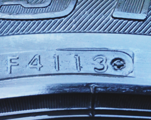 ยาง All Bridgestone 225 70 15 สิ้นปี13 ดอกเต็ม ไม่มีปะ ราคาไม่แพง