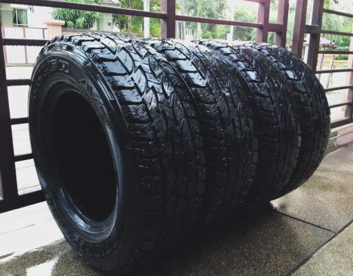 ยาง All Bridgestone 225 70 15 สิ้นปี13 ดอกเต็ม ไม่มีปะ ราคาไม่แพง