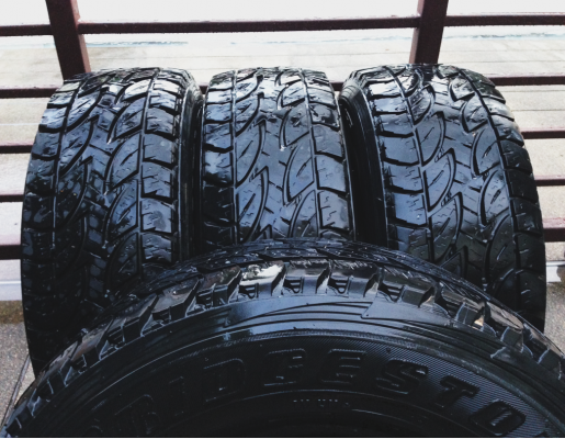 ยาง All Bridgestone 225 70 15 สิ้นปี13 ดอกเต็ม ไม่มีปะ ราคาไม่แพง