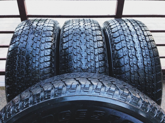 ยาง Bridgestone 255 65 17 กลางปี12 ดอกเต็ม เนื้อนิ่มๆ พร้อมใช้งาน ราคาไม่แพง