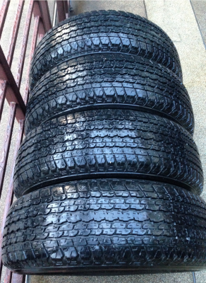 ยาง Bridgestone 255 65 17 กลางปี12 ดอกเต็ม เนื้อนิ่มๆ พร้อมใช้งาน ราคาไม่แพง