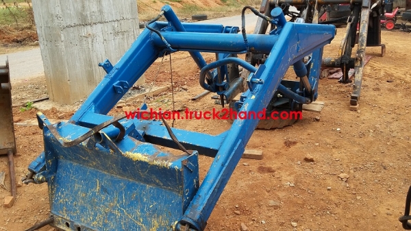 ขายแล้วตักหน้ารถไถฟอร์ดเก่านอก ตรงรุ่นฟอร์ด5610 แต่ชุดนี้ขนาดเล็ก น่าจะแปลงใส่รถไถขนาดกลางได้พอดีครับ