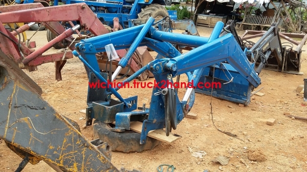 ขายแล้วตักหน้ารถไถฟอร์ดเก่านอก ตรงรุ่นฟอร์ด5610 แต่ชุดนี้ขนาดเล็ก น่าจะแปลงใส่รถไถขนาดกลางได้พอดีครับ