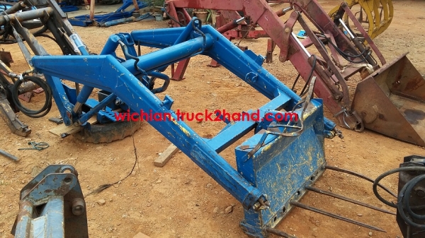 ขายแล้วตักหน้ารถไถฟอร์ดเก่านอก ตรงรุ่นฟอร์ด5610 แต่ชุดนี้ขนาดเล็ก น่าจะแปลงใส่รถไถขนาดกลางได้พอดีครับ