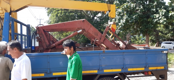 ขายแล้วครับชุดตักหน้ารถไถฟอร์ดเก่านอกตรงรุ่น5000-6600 หรือใส่ยี่ห้ออื่นๆ มาก่อนได้ก่อน ชุดนี้มีบุ้งกี๋ครบคุ้มมาก