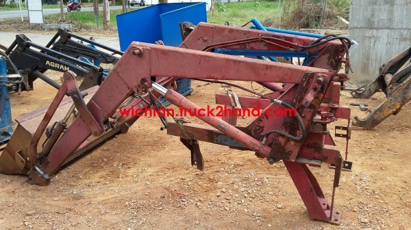 ขายแล้วครับชุดตักหน้ารถไถฟอร์ดเก่านอกตรงรุ่น5000-6600 หรือใส่ยี่ห้ออื่นๆ มาก่อนได้ก่อน ชุดนี้มีบุ้งกี๋ครบคุ้มมาก