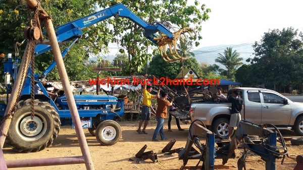 เฮงๆๆ ส่งท้ายปี58 ขายแล้วขอบคุณพี่สมชาย โคราชมากครับ ชุดตักหน้ารถไถฟอร์ด ขอบคุณพี่หนึ่งฤทัย ที่แนะนำลูกค้ามาครับ