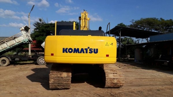 ขายรถแบคโฮ KOMATSU PC200-8 เอกสารเล่มทะเบียน 4045 ชม.ราคา 2450000