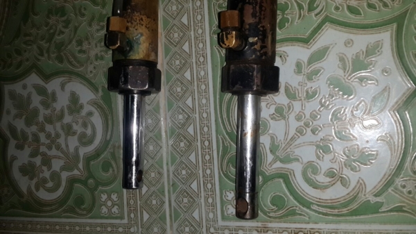 กระบอกไฮดรอลิค อันละ 700 บาท