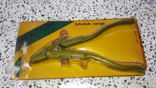 ขายคัดคองเลื่อยเยอรมันเก่าเก็บจระเข้สามดาว Made in Germany.