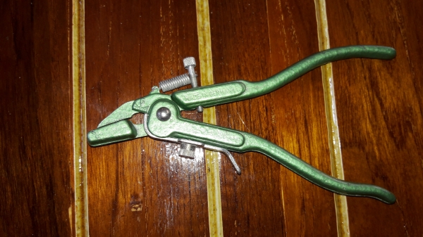 ขายคัดคองเลื่อยเยอรมันเก่าเก็บจระเข้สามดาว Made in Germany.