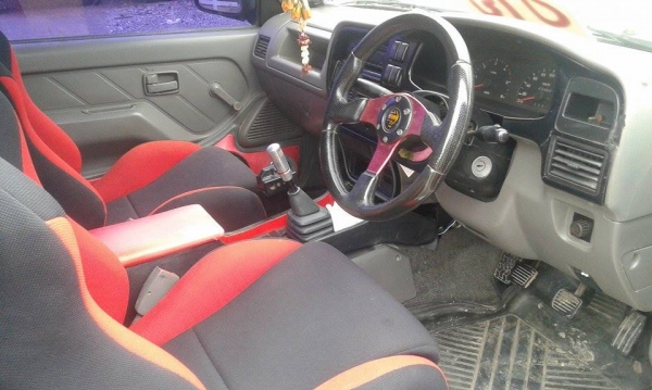 ขายอีซูซุ ดราก้อน เครื่อง 2.5 เทอร์โบ แต่งหล่อๆ สภาพพร้อมใช้