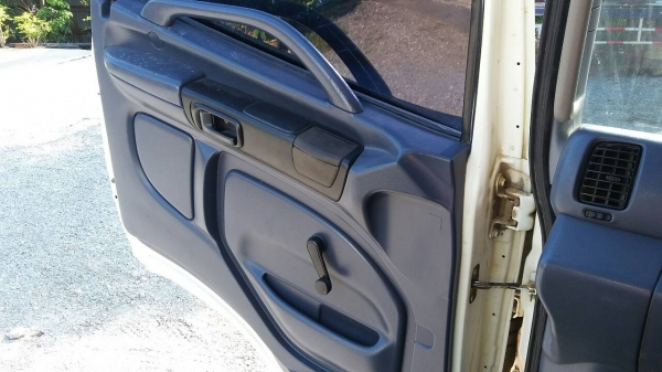 ขายสิบล้อเมก้า 260  ดั๊ม 2 เพลา  ปี 47  ยางดี คัทซีสวย