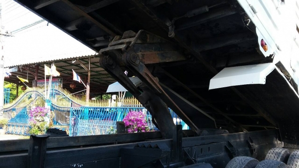 ขายสิบล้อเมก้า 260  ดั๊ม 2 เพลา  ปี 47  ยางดี คัทซีสวย