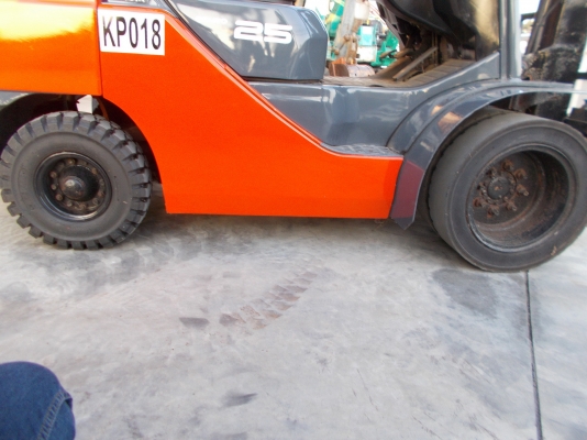 ขายFORKLIFT-TOYOTA รุ่น8 2.5ตัน