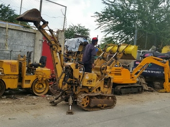 ขาย รถแบคโฮ รถหน้าตักหลังขุดตีนตะขาบ แทร็กเหล็ก KOMATSU รุ่น D10S เครื่องดีเชล 2 สูบ