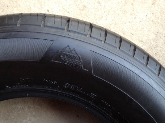 ยางMICHELIN  265 65R17 ลงพื้นปลายปี2014สภาพสวยมากๆ อกเยอะมากๆไม่มีปะ