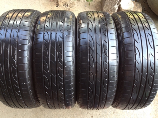 ยางDUNLOP 215 60R16 ปี2014 สภาพสวยดอกเยอะมากๆไม่มีปะ