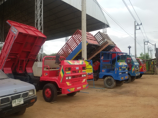 ขายรถอีแต๋นดั้ม เครื่องสี่สูบ และสูบเดียว สวยๆเดิมๆ พร้อมไช้งาน  ขายใน   รถอยู่วังบัว คลองขลุง กำแพงเพชร    สนใจสอบุถามได้ที่081 3655997 อำพร  พาเจริญ  ราคาต่อรองได้อีกนะครับ