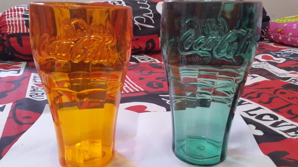 แก้วโค้ก ทรงสูง ฟุตบอลยูโร และลายอื่นๆ สภาพสวยเก่าเก็บ ใบละ 60