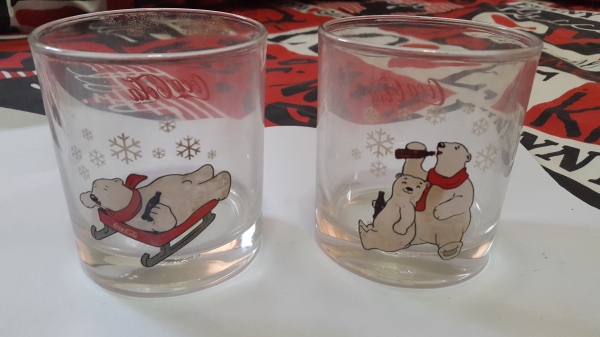 แก้วโค้ก ทรงสูง ฟุตบอลยูโร และลายอื่นๆ สภาพสวยเก่าเก็บ ใบละ 60