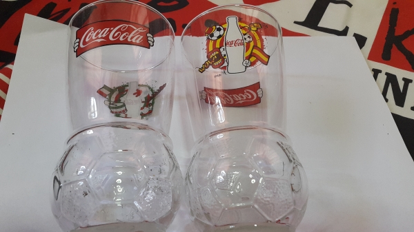 แก้วโค้ก ทรงสูง ฟุตบอลยูโร และลายอื่นๆ สภาพสวยเก่าเก็บ ใบละ 60