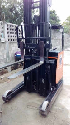 โฟล์คลิฟต์ไฟฟ้า ยก1.4T เสาสูง6.5m