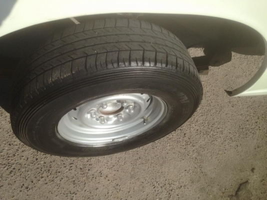 ขายครับTFR90. ปี40 หัวเดียว สีขาว.  เครื่องดี. คัสชีสวยตลอดเส้น คานน้ามีเผด. ภายในสวยมาก กะบะสวยลอนสวย. คอกเหล็กลงเล่มแล้วเรียบร้อย. ยางดี4เส้น เอกสารพร้อมโอน ราคา  75000. ต่อรองได้ครับ สนใจ0930693225