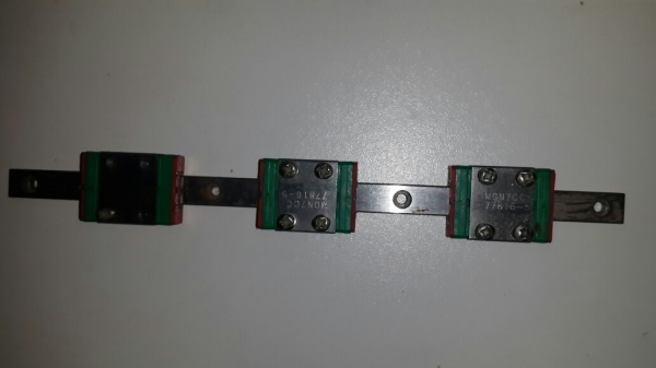 สไลด์ Hiwin เล็กๆ 100 บาท สไลด์ Hiwin เล็กๆ 100 บาท