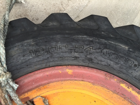 ขายด่วนล้อกระทะพร้อมยางดอกเต็ม 2ล้อ jh30 หม้อน้ำ1ลูก ขายด่วนล้อกระทะพร้อมยางดอกเต็ม 2ล้อ jh30 หม้อน้ำ1ลูก