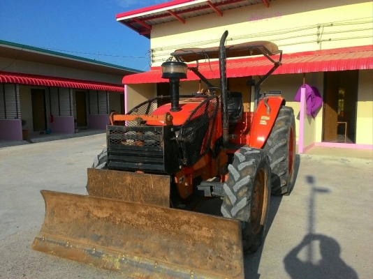ขายรถไถ KUBOTA M 7040 สภาพดีเดิมๆพร้อมใช้งาน อุปกรณ์ครบ 2 ชิ้นมีพร้อมดันหน้า และผานพรวนCMT ขายรถไถ KUBOTA M 7040 สภาพดีเดิมๆพร้อมใช้งาน อุปกรณ์ครบ 2 ชิ้นมีพร้อมดันหน้า และผานพรวนCMT