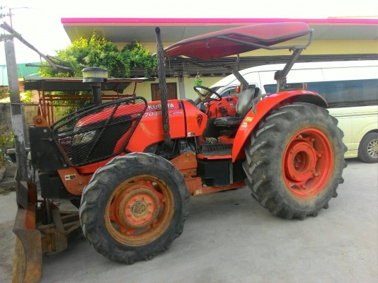 ขายรถไถ KUBOTA M 7040 สภาพดีเดิมๆพร้อมใช้งาน อุปกรณ์ครบ 2 ชิ้นมีพร้อมดันหน้า และผานพรวนCMT
