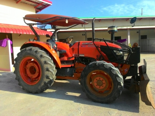 ขายรถไถ KUBOTA M 7040 สภาพดีเดิมๆพร้อมใช้งาน อุปกรณ์ครบ 2 ชิ้นมีพร้อมดันหน้า และผานพรวนCMT ขายรถไถ KUBOTA M 7040 สภาพดีเดิมๆพร้อมใช้งาน อุปกรณ์ครบ 2 ชิ้นมีพร้อมดันหน้า และผานพรวนCMT