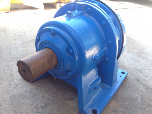 ขายหัวเกียร์ Sumitomo Cycro drive ขนาดใหญ่ใส่กับมอเตอร์ขนาด 25HP. อัตราทด 1:60 สภาพดี ทำสีใหม่ครับ