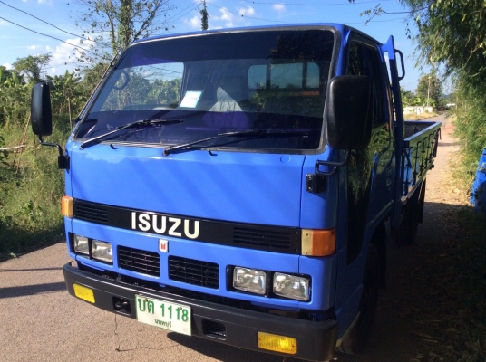 4ล้อISUZU NKR 88 แรง  รถสภาพดี พร้อมใช้ เครื่องดี ชัชชีสวย กระจกไฟฟ้า แอร์พร้อม ขาย250,000 บาท ศุภากร 081-1903107 - 081-4252943