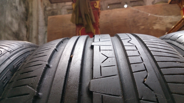 ยาง NITTO NT830 205-45-17 ปี 3612 ดอกเหลือเยอะ