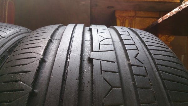 ยาง NITTO NT830 205-45-17 ปี 3612 ดอกเหลือเยอะ