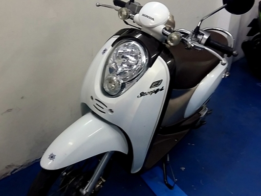 SCOOPY-I สีขาว ทะเบียนสวย เลขตอง 888 นครสวรรค เครื่องเดิมๆ  ฟรีโอน ได้ทะเบียนตอง 888เหมือนเดิม 23900