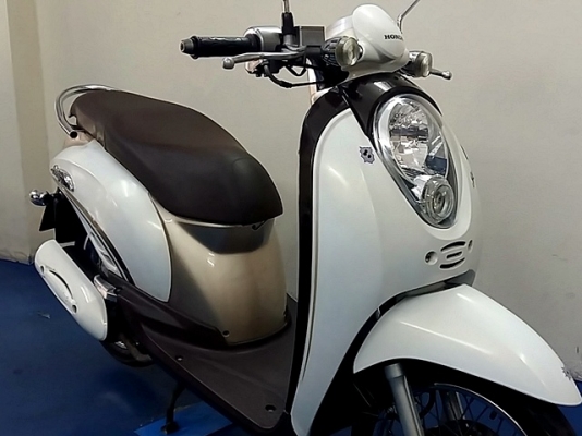 SCOOPY-I สีขาว ทะเบียนสวย เลขตอง 888 นครสวรรค เครื่องเดิมๆ  ฟรีโอน ได้ทะเบียนตอง 888เหมือนเดิม 23900