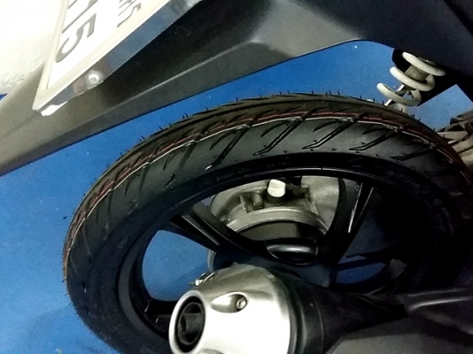 mio125 i MX สีดำ ลายใหม่  ล้อแมกซ์ใหม่ ยางใหม่หน้าหลัง รถเดือน พ.ค. ปี 57  ไมล์ 6 พันโลเท่านั้น โปรโมชั่น 29900