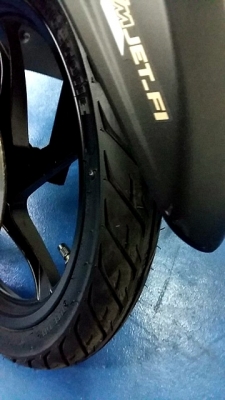 mio125 i MX สีดำ ลายใหม่  ล้อแมกซ์ใหม่ ยางใหม่หน้าหลัง รถเดือน พ.ค. ปี 57  ไมล์ 6 พันโลเท่านั้น โปรโมชั่น 29900