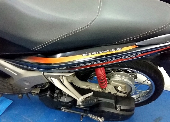 nuovo Elegance สีดำเทา 135 cc. รุ่นนี้ ทน แกร่งเครื่องใหญ่ ขับดี รถเดือน สิงหาคม ปี 55 ไมล์ 1หมื่นโล  แถม 3รายการ  22900