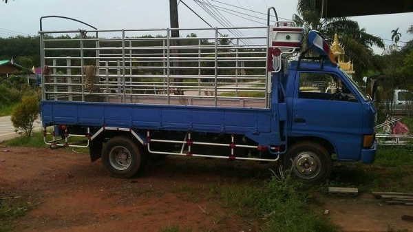 ขายรถ6ล้อ KS110แรง เครื่องดีแคชซีสวย ยางดี สภาพพร้อมใช้งาน เอกสารพร้อมโอน สนใจโทร 090-8588220คุณนะ 093-3258446คุณบิว หรือเข้าดูสินค้าอื่นๆได้ที่ www.truck.in.th/498 หรือเพจFacebook ณรงค์ ซื้อขายรถมือสอง (เว็บไซต์ส่วนตัว) หรือFacebook ตลาดรถมือสอง คุณนะ