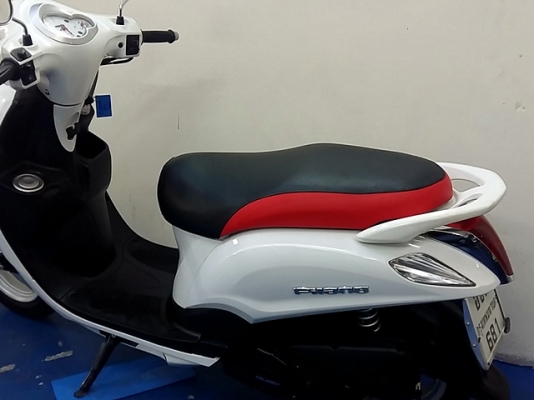 filano สีขาว พิมนิยม รถขับสบาย สไตล์รถป๊อป แต่ขับดีกว่าเยอะ  รถเดือน มีนาคม ปี55 ไมล์ 8 พันโล ฟรีโอน แถม 4 รายการ 26900