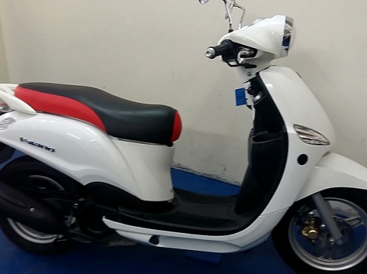 filano สีขาว พิมนิยม รถขับสบาย สไตล์รถป๊อป แต่ขับดีกว่าเยอะ  รถเดือน มีนาคม ปี55 ไมล์ 8 พันโล ฟรีโอน แถม 4 รายการ 26900