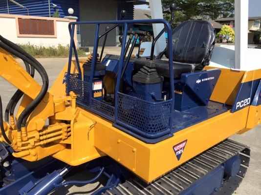 รถขุด KOMATSU PC20-6 มือสองทำสีใหม่ นำเข้าญี่ปุ่น
