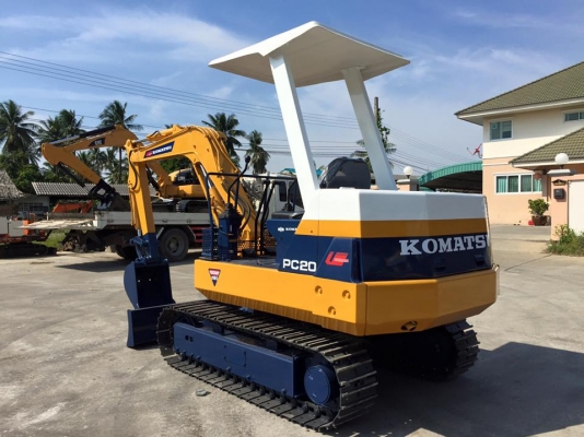 รถขุด KOMATSU PC20-6 มือสองทำสีใหม่ นำเข้าญี่ปุ่น