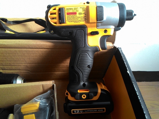 ชุดสว่านไร้สาย,สว่านไขควง DeWALT DCK211S2 ไฟ12โวลท์พร้อมแท่นชาร์จแบ็ตลิเทียม2ก้อนและกระเป๋าส่งEMSฟรี ชุดสว่านไร้สาย,สว่านไขควง DeWALT DCK211S2 ไฟ12โวลท์พร้อมแท่นชาร์จแบ็ตลิเทียม2ก้อนและกระเป๋าส่งEMSฟรี