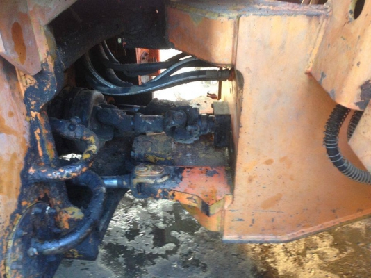 ขายรถตักขนาดใหญ่ โตโยต้า6สูบ พร้อมใช้งานครับ 2 เพลาครับขาย 230000 บาท