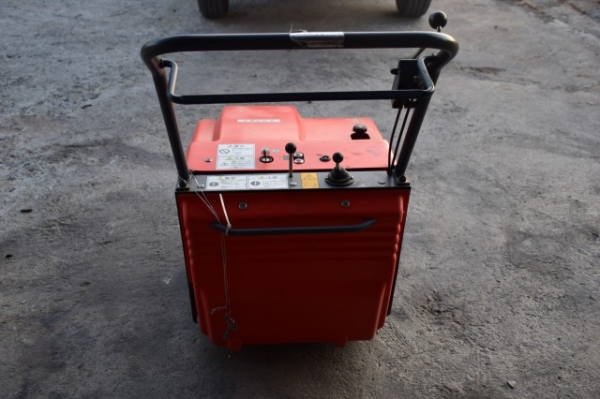 รถดูดฝุ่นไฟฟ้าเก่านอกพร้อมใช้แบต 12V 100AM ราคา 15,000บาท สภาพสวยตามรูป